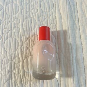 glossier perfume
